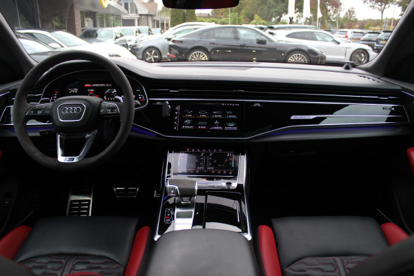Audi RSQ8 4.0 TFSI quattro / URBAN / Milltek / Trekhaak / Panoramadak / 360Camera / Head-up / B&O 3D / Keramisch / Achterasbesturing / 23'' / RS Dynamic Pakket / Keyless / Carbon intr. / Ventilatie+Massage / Dodehoek /