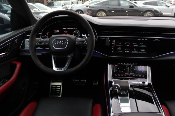 Audi RSQ8 4.0 TFSI quattro / URBAN / Milltek / Trekhaak / Panoramadak / 360Camera / Head-up / B&O 3D / Keramisch / Achterasbesturing / 23'' / RS Dynamic Pakket / Keyless / Carbon intr. / Ventilatie+Massage / Dodehoek /