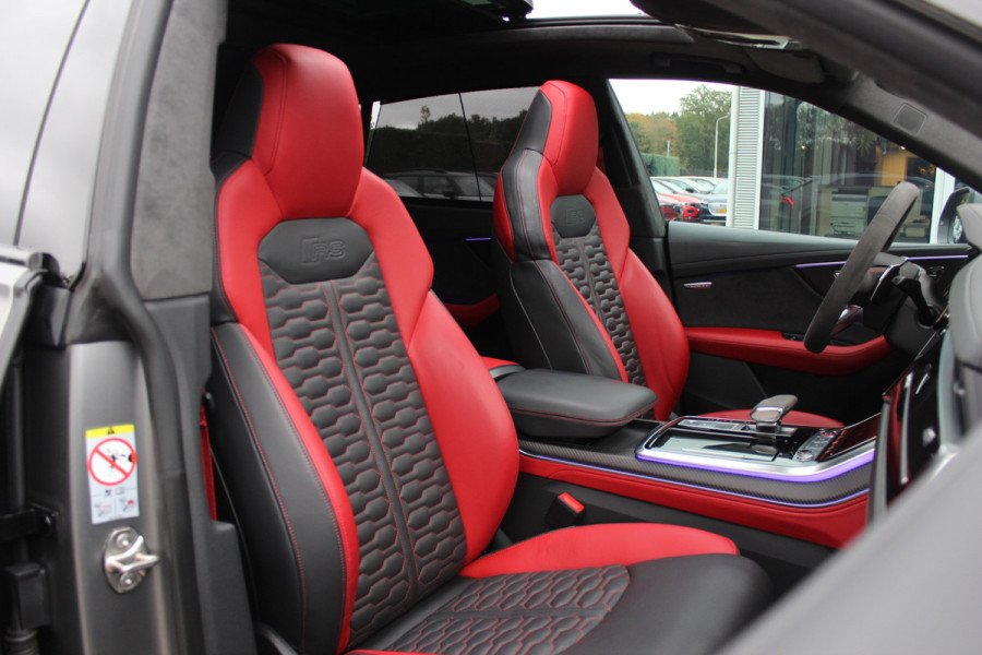Audi RSQ8 4.0 TFSI quattro / URBAN / Milltek / Trekhaak / Panoramadak / 360Camera / Head-up / B&O 3D / Keramisch / Achterasbesturing / 23'' / RS Dynamic Pakket / Keyless / Carbon intr. / Ventilatie+Massage / Dodehoek /