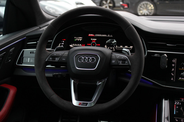 Audi RSQ8 4.0 TFSI quattro / URBAN / Milltek / Trekhaak / Panoramadak / 360Camera / Head-up / B&O 3D / Keramisch / Achterasbesturing / 23'' / RS Dynamic Pakket / Keyless / Carbon intr. / Ventilatie+Massage / Dodehoek /