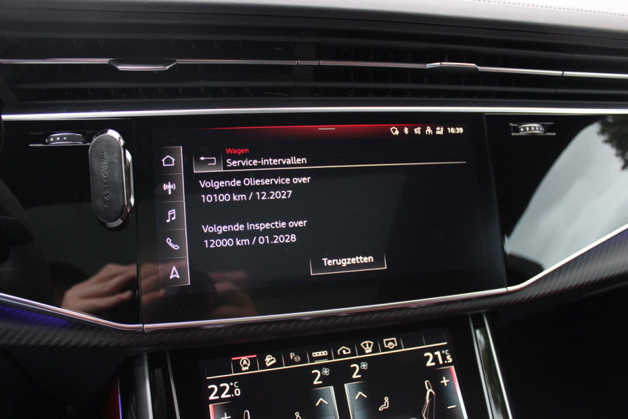 Audi RSQ8 4.0 TFSI quattro / URBAN / Milltek / Trekhaak / Panoramadak / 360Camera / Head-up / B&O 3D / Keramisch / Achterasbesturing / 23'' / RS Dynamic Pakket / Keyless / Carbon intr. / Ventilatie+Massage / Dodehoek /