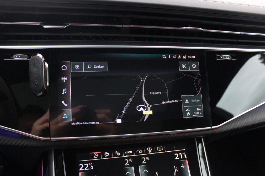 Audi RSQ8 4.0 TFSI quattro / URBAN / Milltek / Trekhaak / Panoramadak / 360Camera / Head-up / B&O 3D / Keramisch / Achterasbesturing / 23'' / RS Dynamic Pakket / Keyless / Carbon intr. / Ventilatie+Massage / Dodehoek /