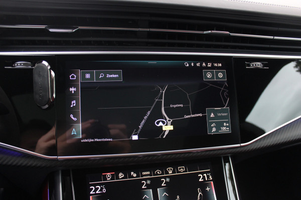 Audi RSQ8 4.0 TFSI quattro / URBAN / Milltek / Trekhaak / Panoramadak / 360Camera / Head-up / B&O 3D / Keramisch / Achterasbesturing / 23'' / RS Dynamic Pakket / Keyless / Carbon intr. / Ventilatie+Massage / Dodehoek /