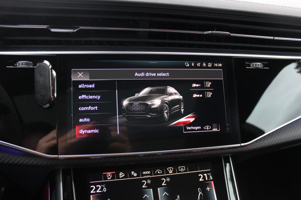 Audi RSQ8 4.0 TFSI quattro / URBAN / Milltek / Trekhaak / Panoramadak / 360Camera / Head-up / B&O 3D / Keramisch / Achterasbesturing / 23'' / RS Dynamic Pakket / Keyless / Carbon intr. / Ventilatie+Massage / Dodehoek /