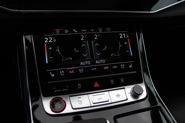Audi RSQ8 4.0 TFSI quattro / URBAN / Milltek / Trekhaak / Panoramadak / 360Camera / Head-up / B&O 3D / Keramisch / Achterasbesturing / 23'' / RS Dynamic Pakket / Keyless / Carbon intr. / Ventilatie+Massage / Dodehoek /