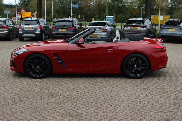 BMW Z4 Roadster M40i First Edition / Full option! / Camera / Head-up / Leder / Harman Kardon / 19'' / Keyless / Stuur+Stoelverwarming / Windscherm / Dodehoek / DAB / ACC