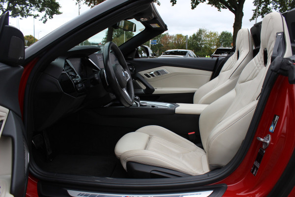 BMW Z4 Roadster M40i First Edition / Full option! / Camera / Head-up / Leder / Harman Kardon / 19'' / Keyless / Stuur+Stoelverwarming / Windscherm / Dodehoek / DAB / ACC