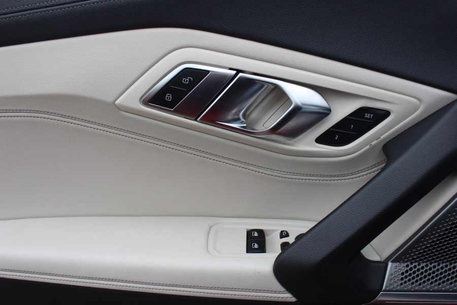 BMW Z4 Roadster M40i First Edition / Full option! / Camera / Head-up / Leder / Harman Kardon / 19'' / Keyless / Stuur+Stoelverwarming / Windscherm / Dodehoek / DAB / ACC
