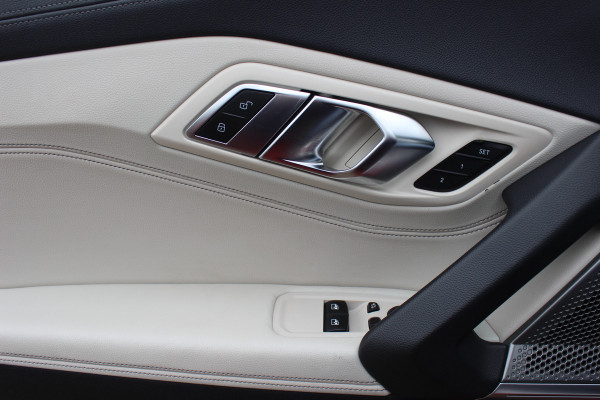 BMW Z4 Roadster M40i First Edition / Full option! / Camera / Head-up / Leder / Harman Kardon / 19'' / Keyless / Stuur+Stoelverwarming / Windscherm / Dodehoek / DAB / ACC