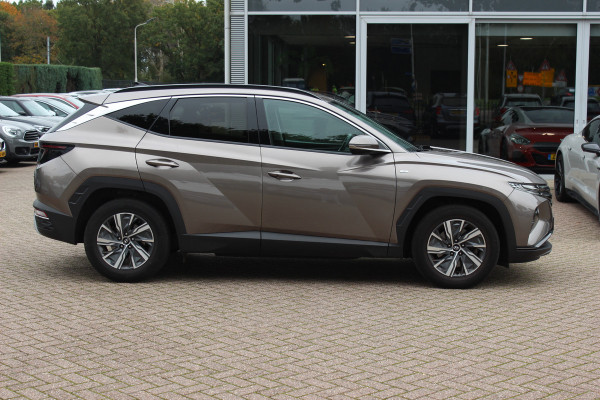 Hyundai Tucson 1.6 T-GDI MHEV Comfort Smart / Trekhaak / Camera / CarPlay / Keyless / 19'' / Navigatie / Virtual Cockpit / Stuur+Stoelverwarming / DAB / Cruise Control