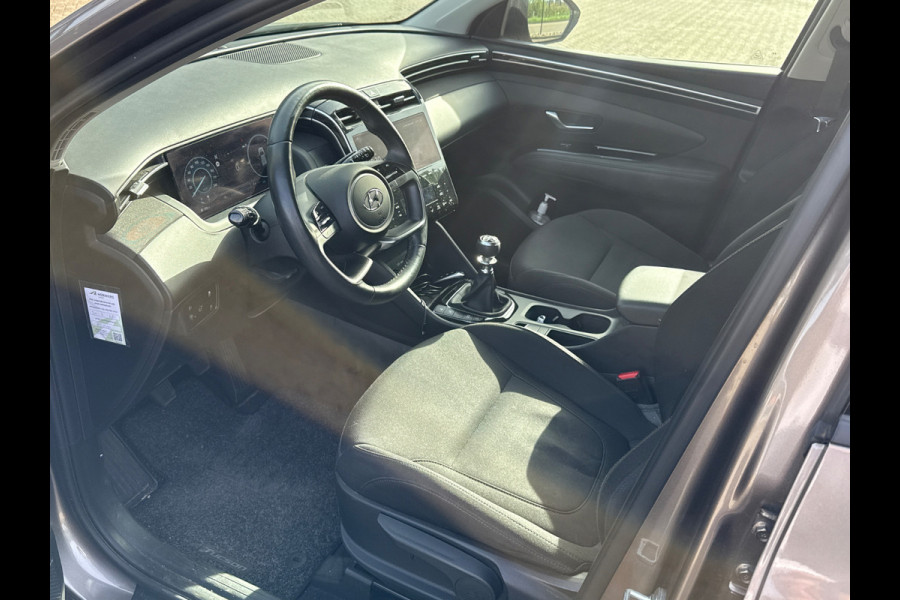 Hyundai Tucson 1.6 T-GDI MHEV Comfort Smart / Trekhaak / Camera / CarPlay / Keyless / 19'' / Navigatie / Virtual Cockpit / Stuur+Stoelverwarming / DAB / Cruise Control