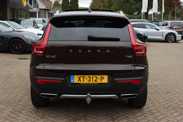 Volvo XC40 2.0 T4 Inscription / Trekhaak / Panoramadak / Camera / Leder / 18'' / Elektr. Stoelen / CarPlay / Stoelverwarming / Dodehoek / ACC