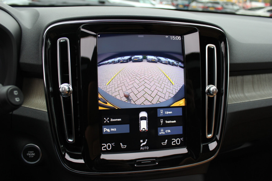 Volvo XC40 2.0 T4 Inscription / Trekhaak / Panoramadak / Camera / Leder / 18'' / Elektr. Stoelen / CarPlay / Stoelverwarming / Dodehoek / ACC