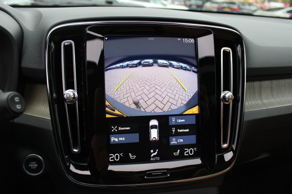 Volvo XC40 2.0 T4 Inscription / Trekhaak / Panoramadak / Camera / Leder / 18'' / Elektr. Stoelen / CarPlay / Stoelverwarming / Dodehoek / ACC