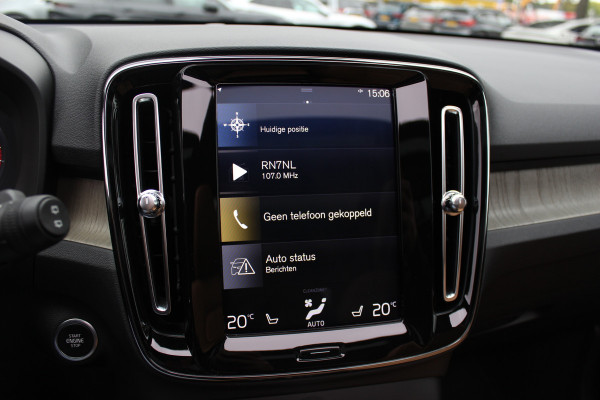 Volvo XC40 2.0 T4 Inscription / Trekhaak / Panoramadak / Camera / Leder / 18'' / Elektr. Stoelen / CarPlay / Stoelverwarming / Dodehoek / ACC