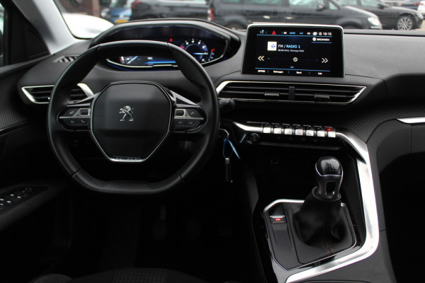 Peugeot 3008 1.2 PureTech Allure / Distr.riem VV / Trekhaak / CarPlay / Parkeerhulp V+A / 17'' / Cruise Control
