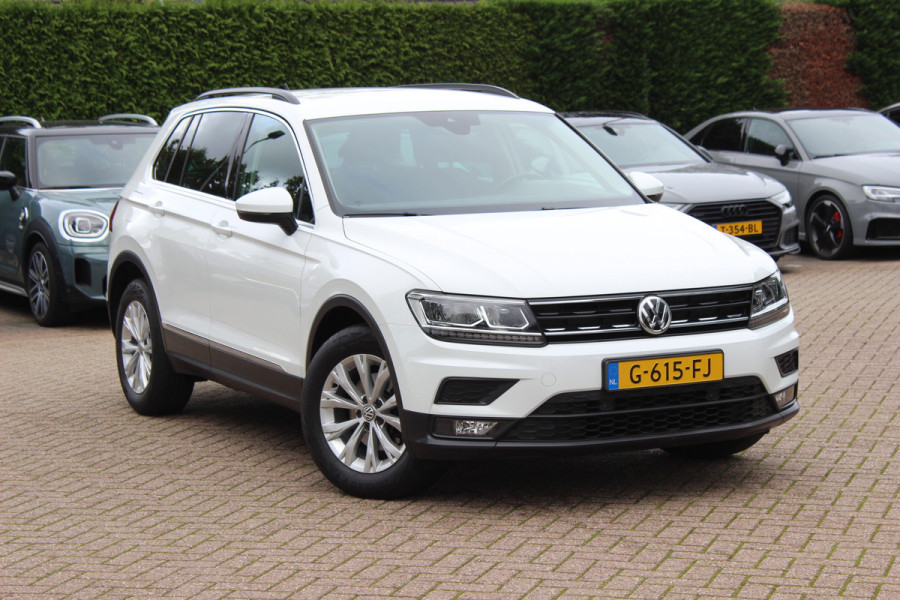 Volkswagen Tiguan 1.5 TSI Comfortline / CarPlay / Parkeerhulp V+A / 17'' / LED / Rijstrooksensor / Spiegelpakket / DAB / ACC