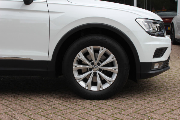 Volkswagen Tiguan 1.5 TSI Comfortline / CarPlay / Parkeerhulp V+A / 17'' / LED / Rijstrooksensor / Spiegelpakket / DAB / ACC