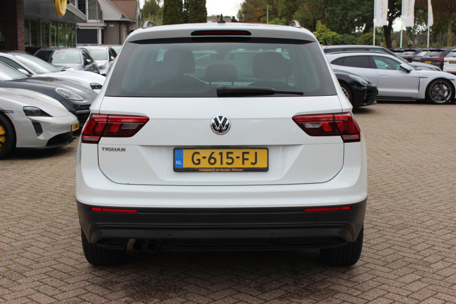 Volkswagen Tiguan 1.5 TSI Comfortline / CarPlay / Parkeerhulp V+A / 17'' / LED / Rijstrooksensor / Spiegelpakket / DAB / ACC