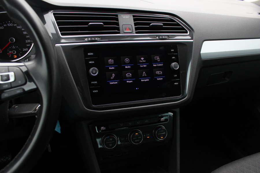 Volkswagen Tiguan 1.5 TSI Comfortline / CarPlay / Parkeerhulp V+A / 17'' / LED / Rijstrooksensor / Spiegelpakket / DAB / ACC