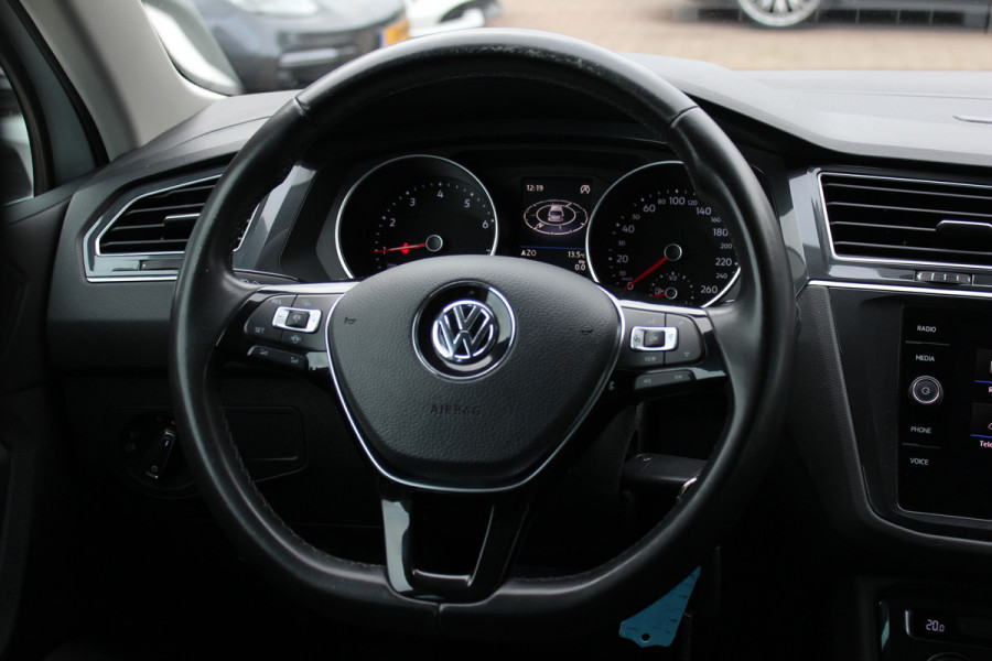 Volkswagen Tiguan 1.5 TSI Comfortline / CarPlay / Parkeerhulp V+A / 17'' / LED / Rijstrooksensor / Spiegelpakket / DAB / ACC