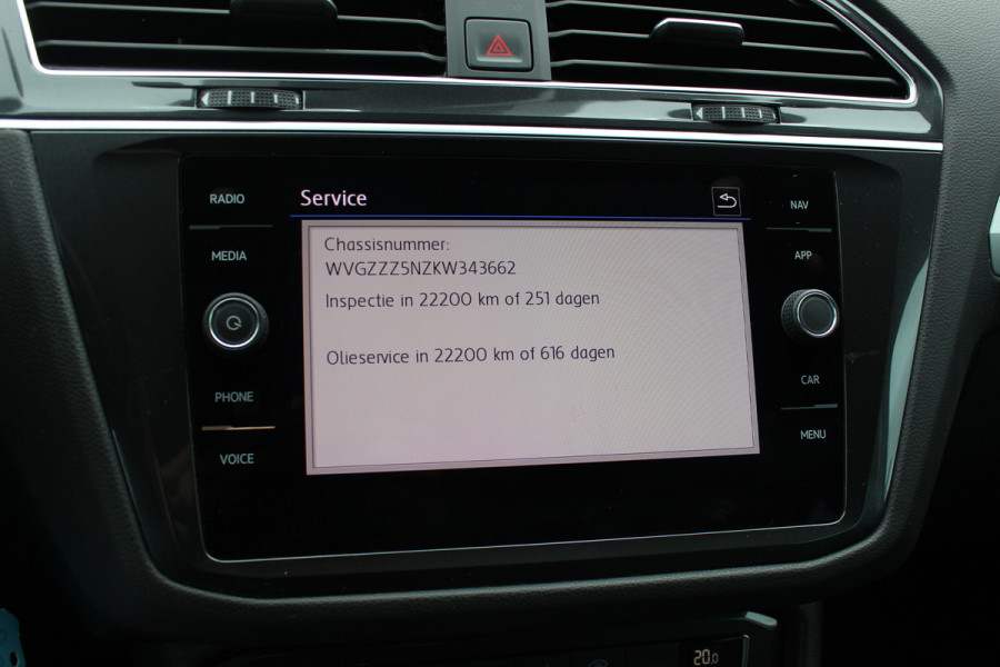 Volkswagen Tiguan 1.5 TSI Comfortline / CarPlay / Parkeerhulp V+A / 17'' / LED / Rijstrooksensor / Spiegelpakket / DAB / ACC