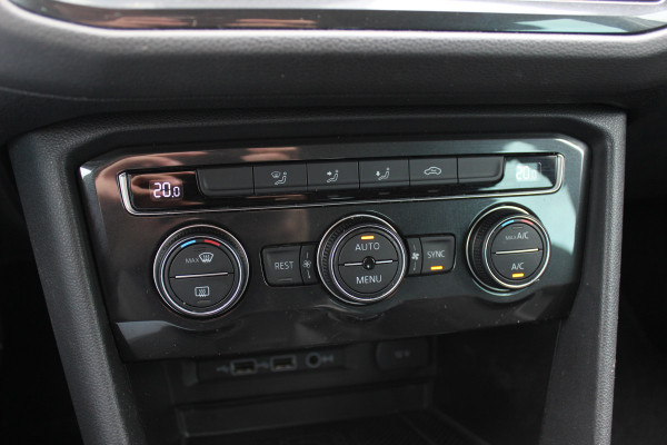Volkswagen Tiguan 1.5 TSI Comfortline / CarPlay / Parkeerhulp V+A / 17'' / LED / Rijstrooksensor / Spiegelpakket / DAB / ACC