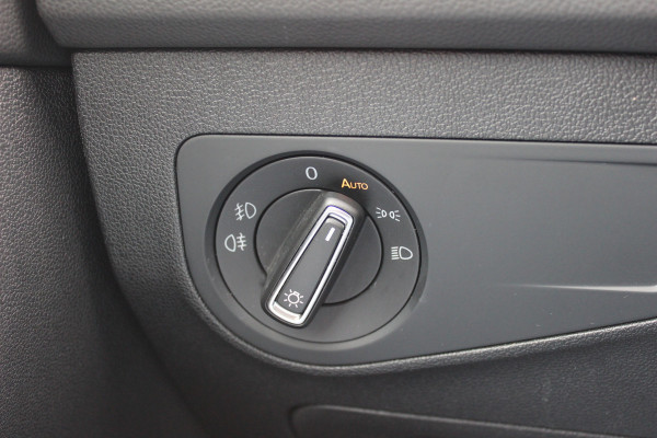 Volkswagen Tiguan 1.5 TSI Comfortline / CarPlay / Parkeerhulp V+A / 17'' / LED / Rijstrooksensor / Spiegelpakket / DAB / ACC