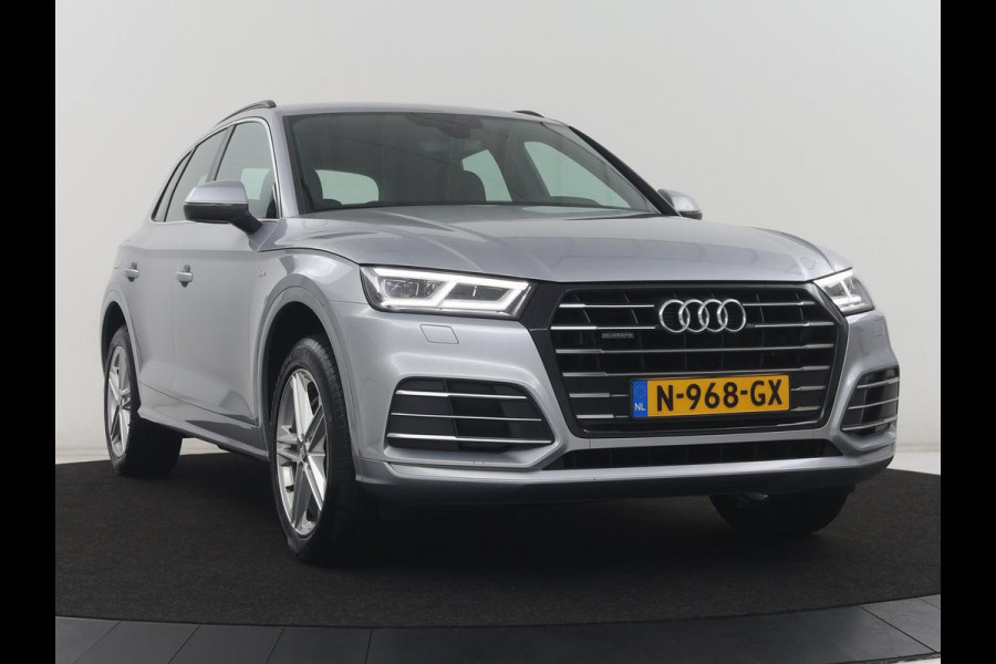Audi Q5 55 TFSI e quattro Competition | SOH 85,1% | Leder | Sfeerverlichting | Cruise control | Navigatie | 3 zone klimaat | Drive select | PHEV