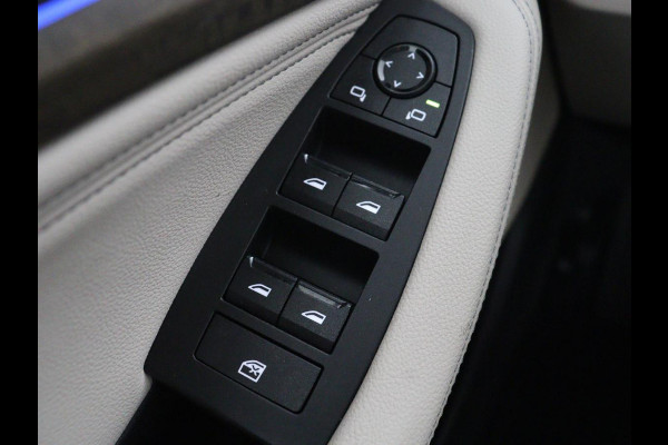 BMW 2 Serie Active Tourer 220i | Leder | Cruise control | Navigatie | Carplay | Sfeerverlichting | Virtueel dashboard | Camera | Park assist | Trekhaak