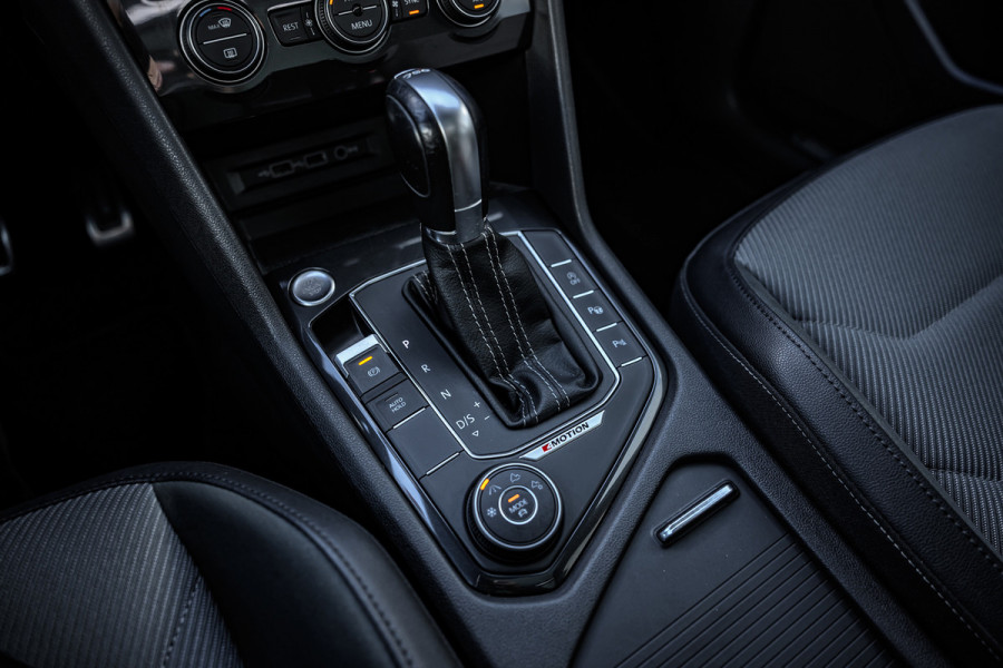 Volkswagen Tiguan Allspace 2.0 TSI 4Motion Highline Business R 7p. Pano/Trekhaak/HUD/Virtual