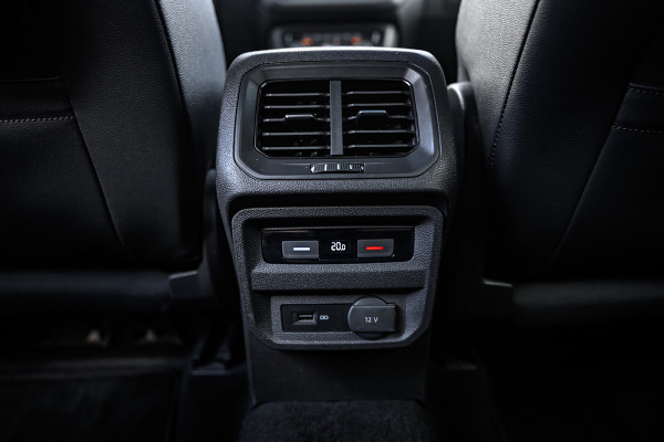 Volkswagen Tiguan Allspace 2.0 TSI 4Motion Highline Business R 7p. Pano/Trekhaak/HUD/Virtual