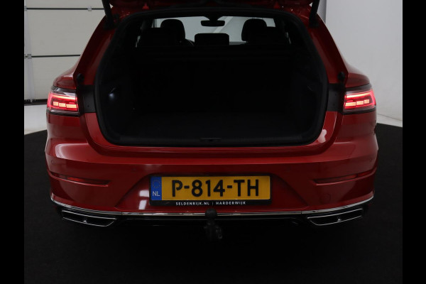 Volkswagen Arteon Shooting Brake 1.4 TSI eHybrid R-Line Business+ | SOH 90,4% | Leder/alcantara | Panoramadak | Adaptive cruise | Trekhaak | Head-up | Dodehoek detectie | 360 camera | Park assist | Carplay
