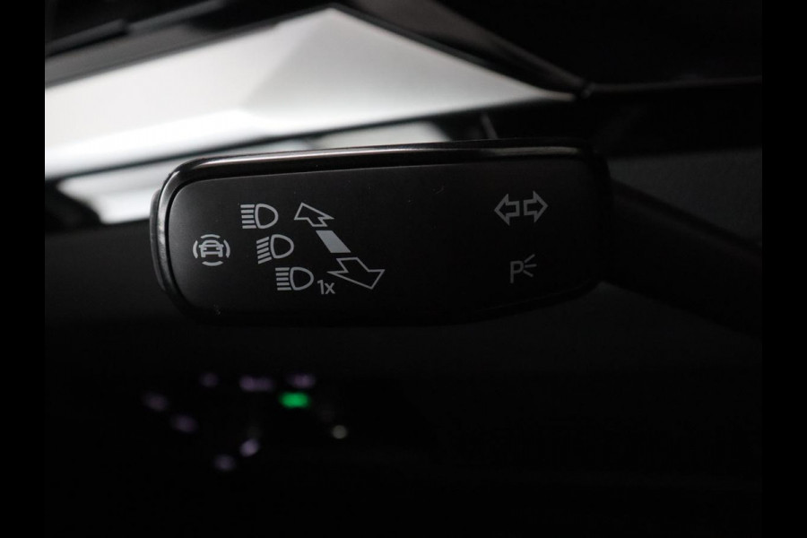 Volkswagen Arteon Shooting Brake 1.4 TSI eHybrid R-Line Business+ | SOH 90,4% | Leder/alcantara | Panoramadak | Adaptive cruise | Trekhaak | Head-up | Dodehoek detectie | 360 camera | Park assist | Carplay