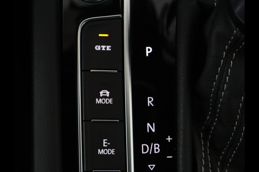 Volkswagen Arteon Shooting Brake 1.4 TSI eHybrid R-Line Business+ | SOH 90,4% | Leder/alcantara | Panoramadak | Adaptive cruise | Trekhaak | Head-up | Dodehoek detectie | 360 camera | Park assist | Carplay