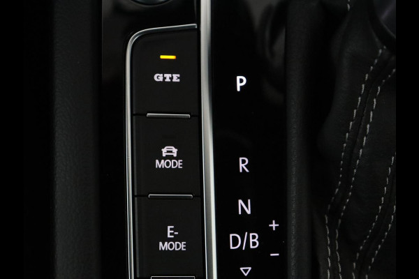 Volkswagen Arteon Shooting Brake 1.4 TSI eHybrid R-Line Business+ | SOH 90,4% | Leder/alcantara | Panoramadak | Adaptive cruise | Trekhaak | Head-up | Dodehoek detectie | 360 camera | Park assist | Carplay