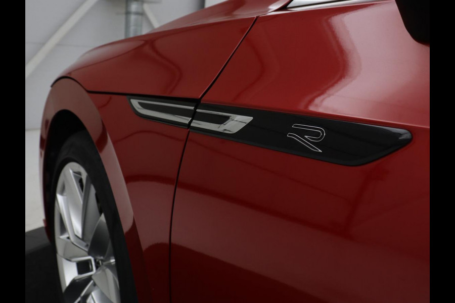 Volkswagen Arteon Shooting Brake 1.4 TSI eHybrid R-Line Business+ | SOH 90,4% | Leder/alcantara | Panoramadak | Adaptive cruise | Trekhaak | Head-up | Dodehoek detectie | 360 camera | Park assist | Carplay