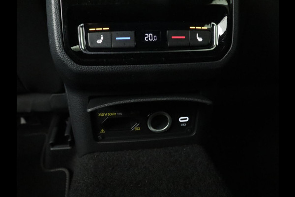 Volkswagen Arteon Shooting Brake 1.4 TSI eHybrid R-Line Business+ | SOH 90,4% | Leder/alcantara | Panoramadak | Adaptive cruise | Trekhaak | Head-up | Dodehoek detectie | 360 camera | Park assist | Carplay