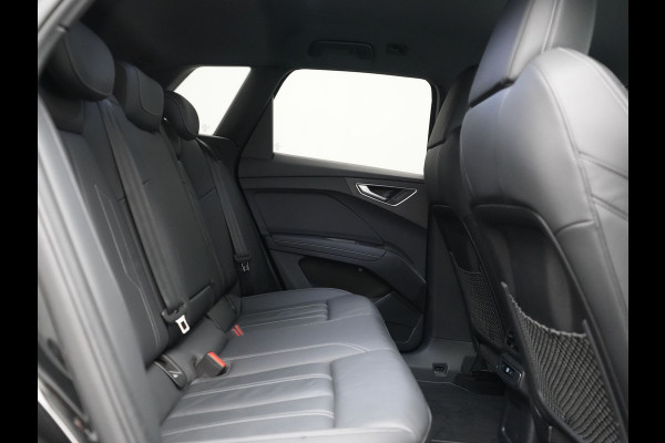 Audi Q4 e-tron 45 quattro S Line 82 kWh 286pk Dealer O.H | Trekhaak Af Fabriek | Adaptive Cruise | 360 Camera | Matrix LED | Lederen Sportstoelen Verwarmd | Keyless | Sfeerverlichting | Blis | Navigatie | Virtual | DAB | 19"L.M |