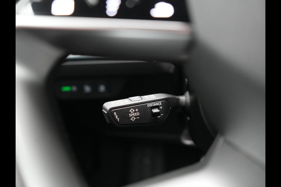 Audi Q4 e-tron 45 quattro S Line 82 kWh 286pk Dealer O.H | Trekhaak Af Fabriek | Adaptive Cruise | 360 Camera | Matrix LED | Lederen Sportstoelen Verwarmd | Keyless | Sfeerverlichting | Blis | Navigatie | Virtual | DAB | 19"L.M |