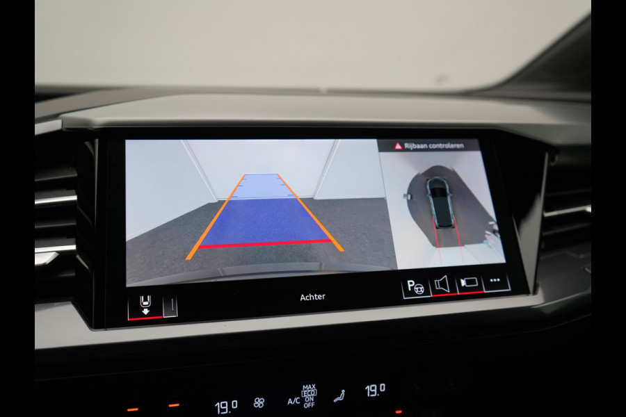 Audi Q4 e-tron 45 quattro S Line 82 kWh 286pk Dealer O.H | Trekhaak Af Fabriek | Adaptive Cruise | 360 Camera | Matrix LED | Lederen Sportstoelen Verwarmd | Keyless | Sfeerverlichting | Blis | Navigatie | Virtual | DAB | 19"L.M |