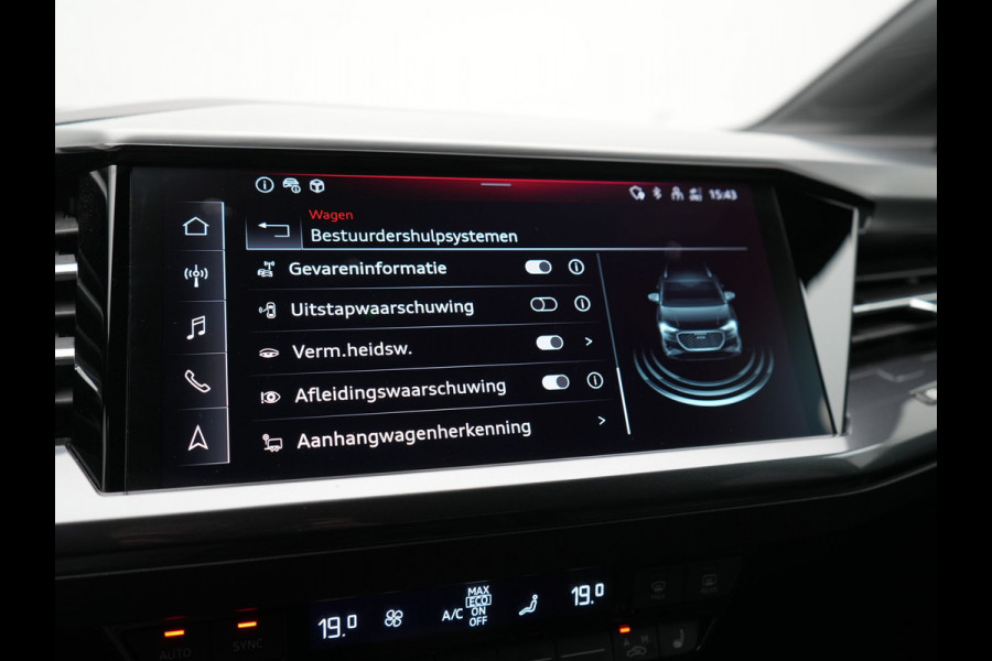 Audi Q4 e-tron 45 quattro S Line 82 kWh 286pk Dealer O.H | Trekhaak Af Fabriek | Adaptive Cruise | 360 Camera | Matrix LED | Lederen Sportstoelen Verwarmd | Keyless | Sfeerverlichting | Blis | Navigatie | Virtual | DAB | 19"L.M |
