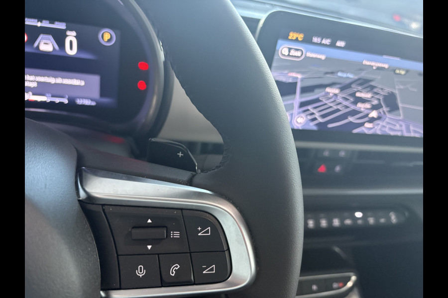 Fiat 600 1.2 Hybrid La Prima Achteruitrijcamera - Airco - Apple carplay - Draadloze telefoonoplader - Parkeersensoren - Navigatie - Keyless start/entry - Dodehoekdetectie - Stoelverwarming - Licht metalen velgen 18 inch - Elektrische ramen - Bluetooth - Cruise control - Led verlichting - Mistlampen - Stuur leder - Stuur multifunctioneel