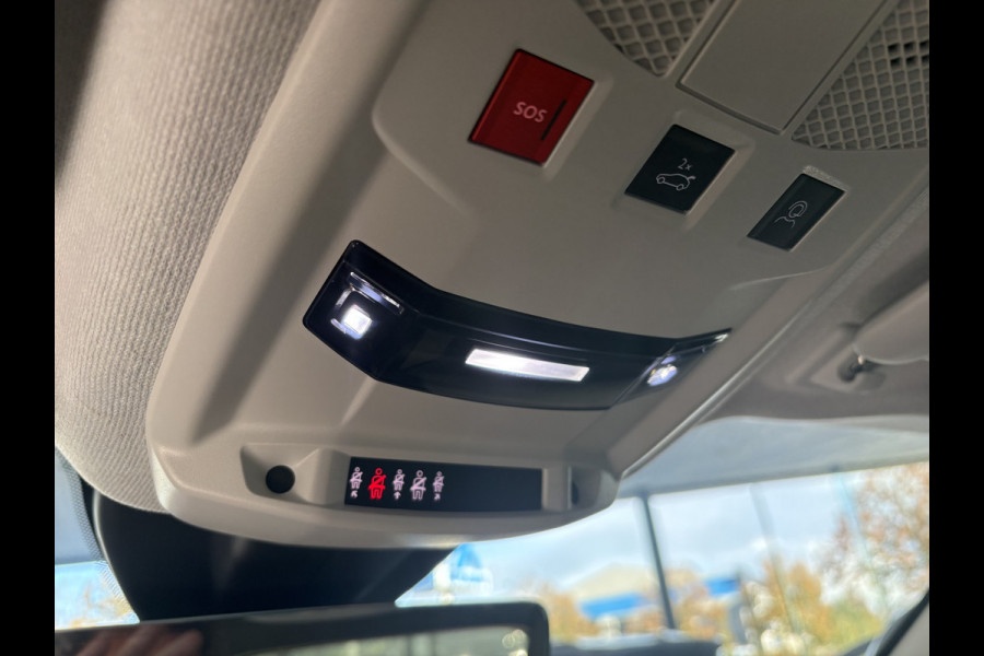 Fiat 600 1.2 Hybrid La Prima Achteruitrijcamera - Airco - Apple carplay - Draadloze telefoonoplader - Parkeersensoren - Navigatie - Keyless start/entry - Dodehoekdetectie - Stoelverwarming - Licht metalen velgen 18 inch - Elektrische ramen - Bluetooth - Cruise control - Led verlichting - Mistlampen - Stuur leder - Stuur multifunctioneel