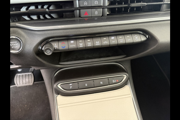 Fiat 600 1.2 Hybrid La Prima Achteruitrijcamera - Airco - Apple carplay - Draadloze telefoonoplader - Parkeersensoren - Navigatie - Keyless start/entry - Dodehoekdetectie - Stoelverwarming - Licht metalen velgen 18 inch - Elektrische ramen - Bluetooth - Cruise control - Led verlichting - Mistlampen - Stuur leder - Stuur multifunctioneel