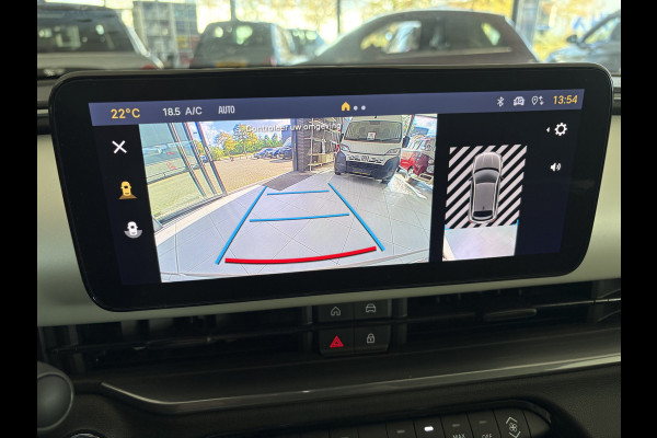Fiat 600 1.2 Hybrid La Prima Achteruitrijcamera - Airco - Apple carplay - Draadloze telefoonoplader - Parkeersensoren - Navigatie - Keyless start/entry - Dodehoekdetectie - Stoelverwarming - Licht metalen velgen 18 inch - Elektrische ramen - Bluetooth - Cruise control - Led verlichting - Mistlampen - Stuur leder - Stuur multifunctioneel