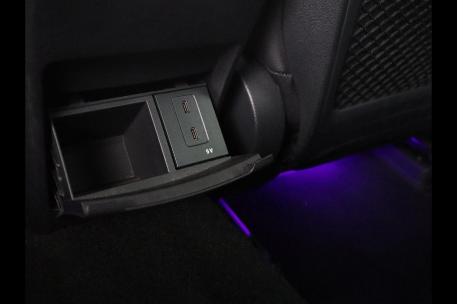 Mercedes-Benz A-Klasse 250 Premium Plus | AMG Line | Panoramadak | Trekhaak | Sfeerverlichting | Leder/alcantara | Burnmeister | Full LED | Stoelverwarming |
