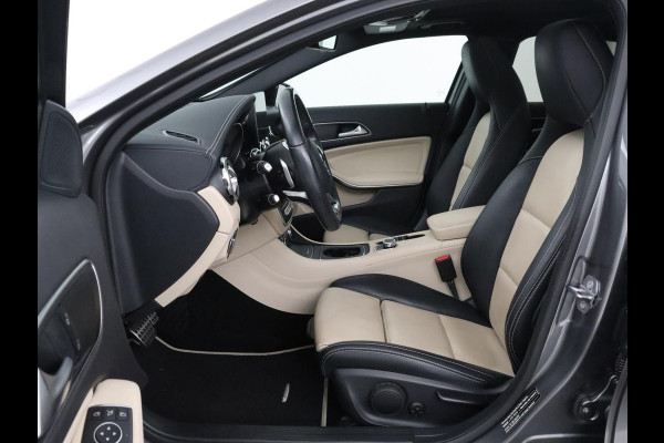 Mercedes-Benz GLA 180 Premium | Panoramadak | Leder | Cruise control | Stoelverwarming | Camera | Park assist | Navigatie | Carplay | Climate control | Full LED