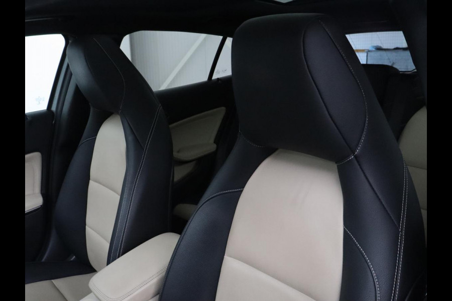 Mercedes-Benz GLA 180 Premium | Panoramadak | Leder | Cruise control | Stoelverwarming | Camera | Park assist | Navigatie | Carplay | Climate control | Full LED