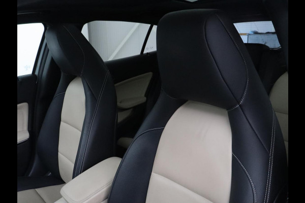 Mercedes-Benz GLA 180 Premium | Panoramadak | Leder | Cruise control | Stoelverwarming | Camera | Park assist | Navigatie | Carplay | Climate control | Full LED
